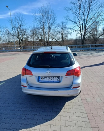 Opel Astra cena 21500 przebieg: 236000, rok produkcji 2013 z Przysucha małe 56